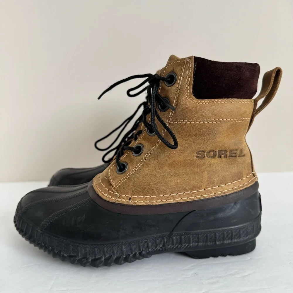 Sorel Cheyenne II Winter Duck Boot Youth size 4 Tan Black Waterproof Snow Rain